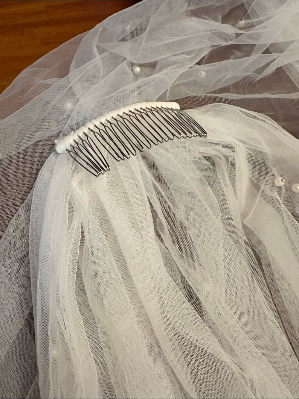 White Tulle and Pearl Bridal Veil with Metal Hair Comb